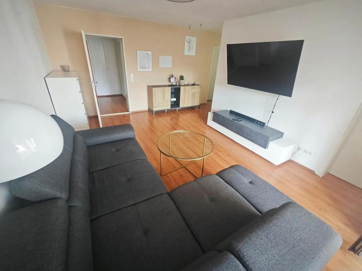 2 Room Apartment In Metro Location ile iletişim