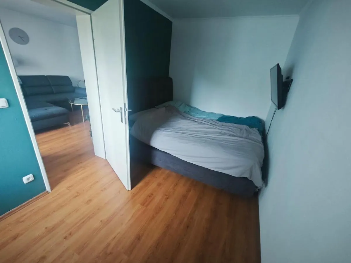 2 Room Apartment In Metro Location München Deutschland